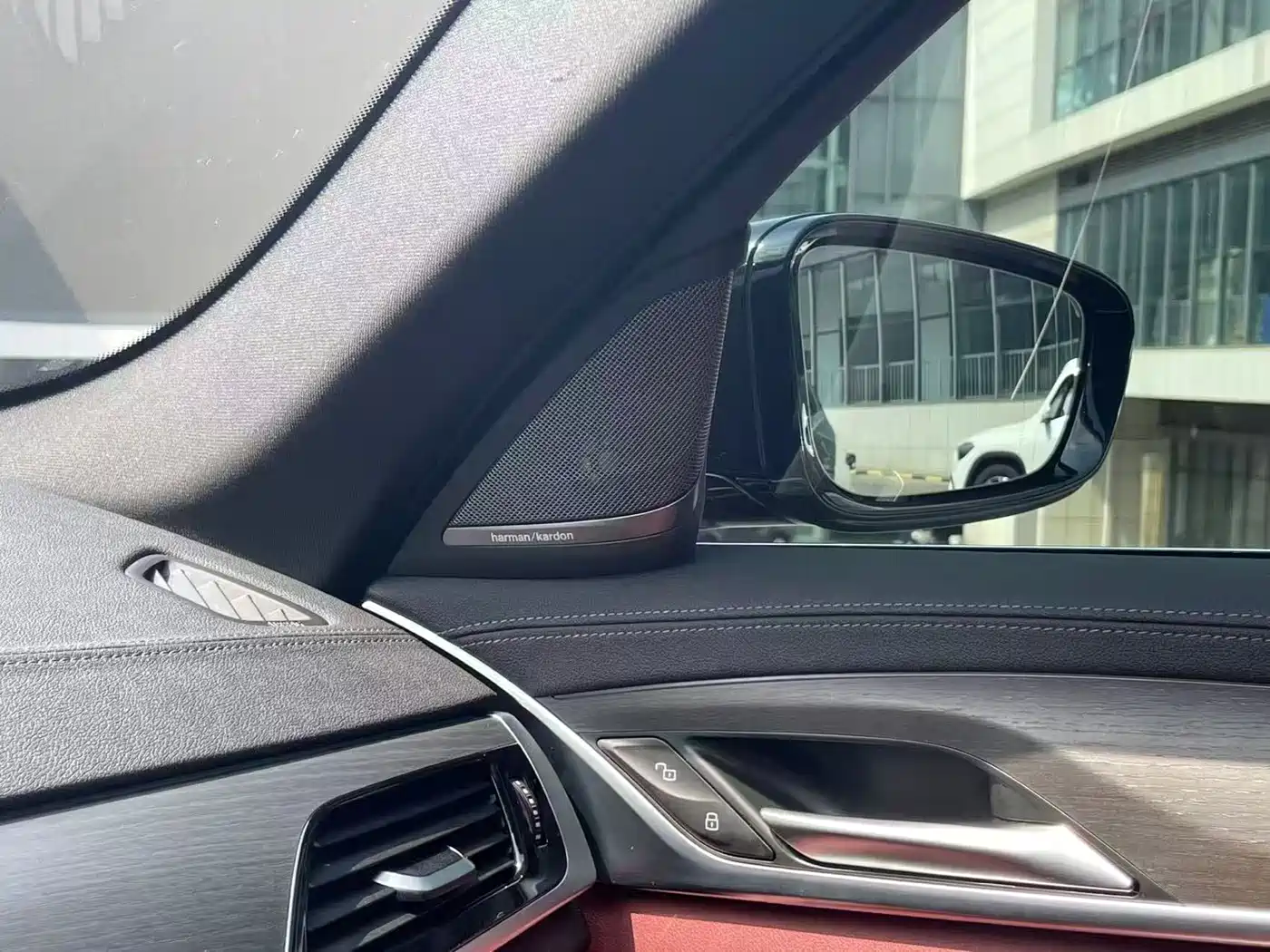 BMW 5 Series 2022 530Li Exclusive M Sport Package фото 8