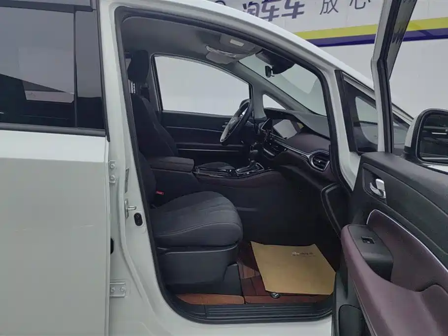 GAC Trumpchi Trumpchi M6 2023 PRO 270T DCT Elite Edition фото 8