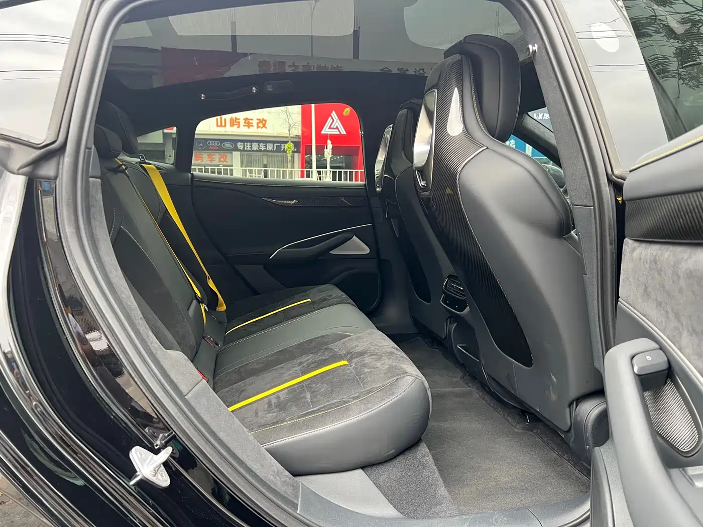 XIAOMI CAR XIAOMI SU7 ULTRA