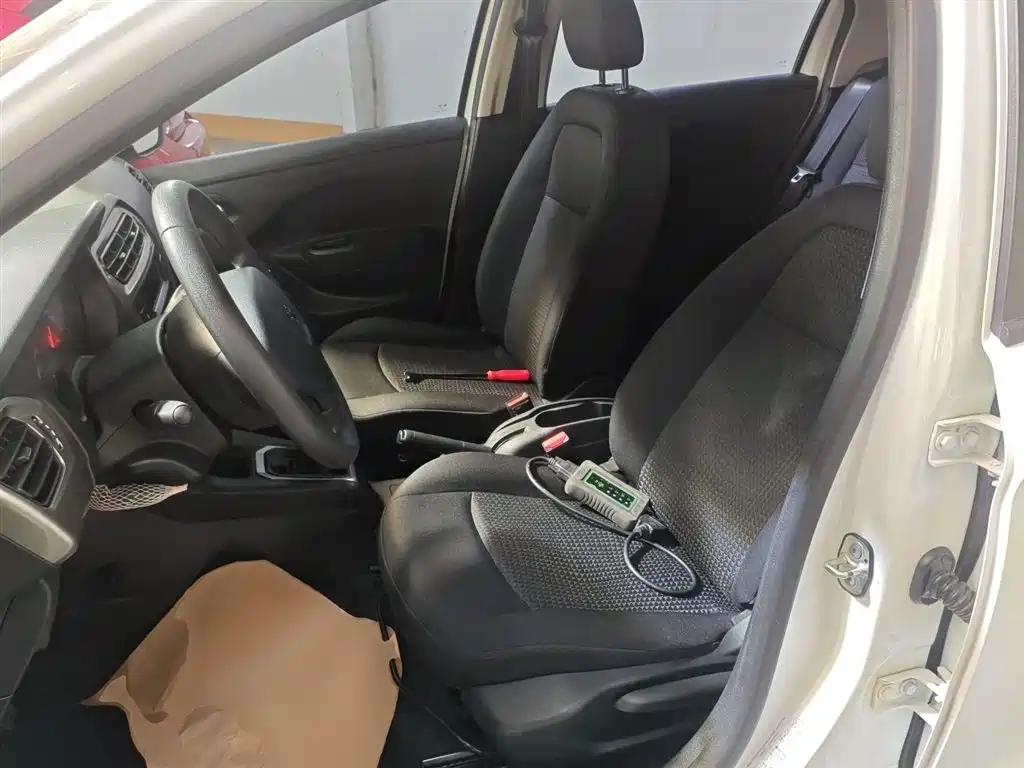 Peugeot 301 2016 1.6L Manual Comfort Edition фото 15