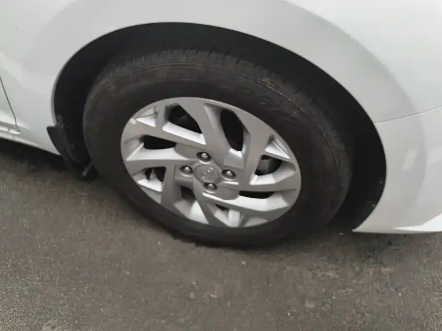 Photo 6 - Hyundai Verna