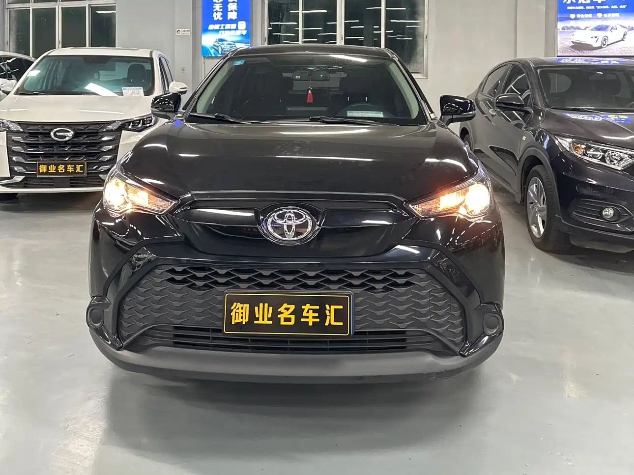 Toyota Frontlander 2023 2.0L CVT Elite Edition фото 2