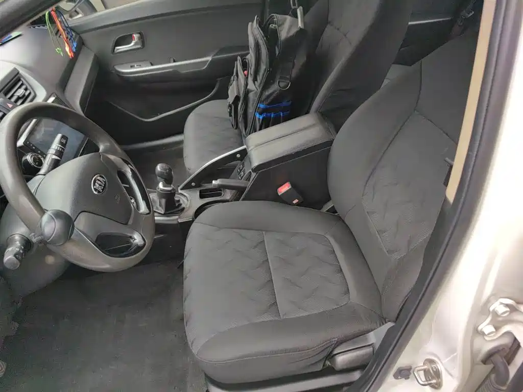 Kia K2 2015 Sedan 1.4L MT GLS фото 11