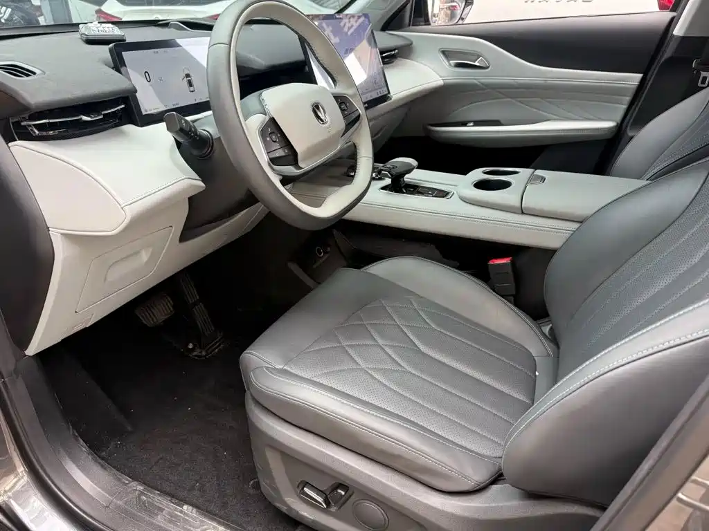 Changan UNI-Z New Energy 2024 2024 Blue Whale Smart Electric iDD 125km Excellence Model