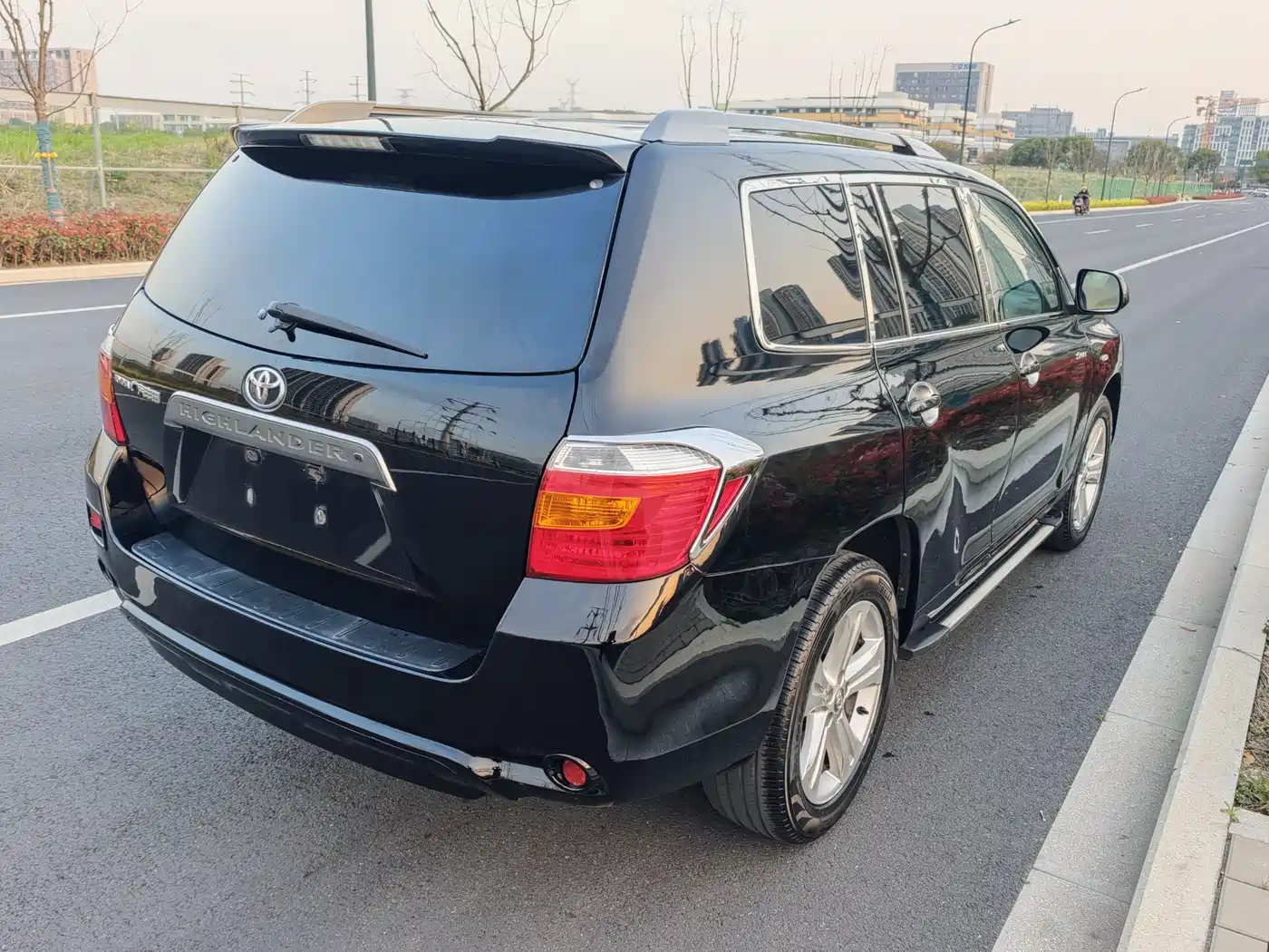 Toyota Highlander 2012 2.7L 2WD 7-Seater Luxury Edition фото 6