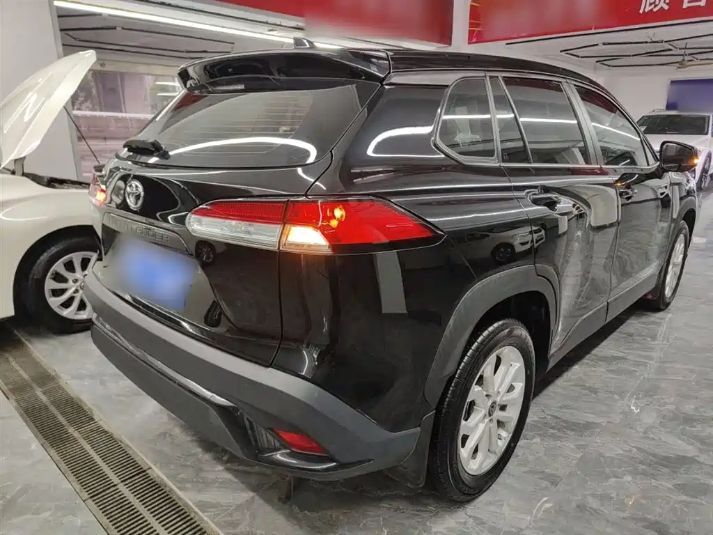 Toyota Frontlander 2023 2.0L CVT Leading Edition фото 5
