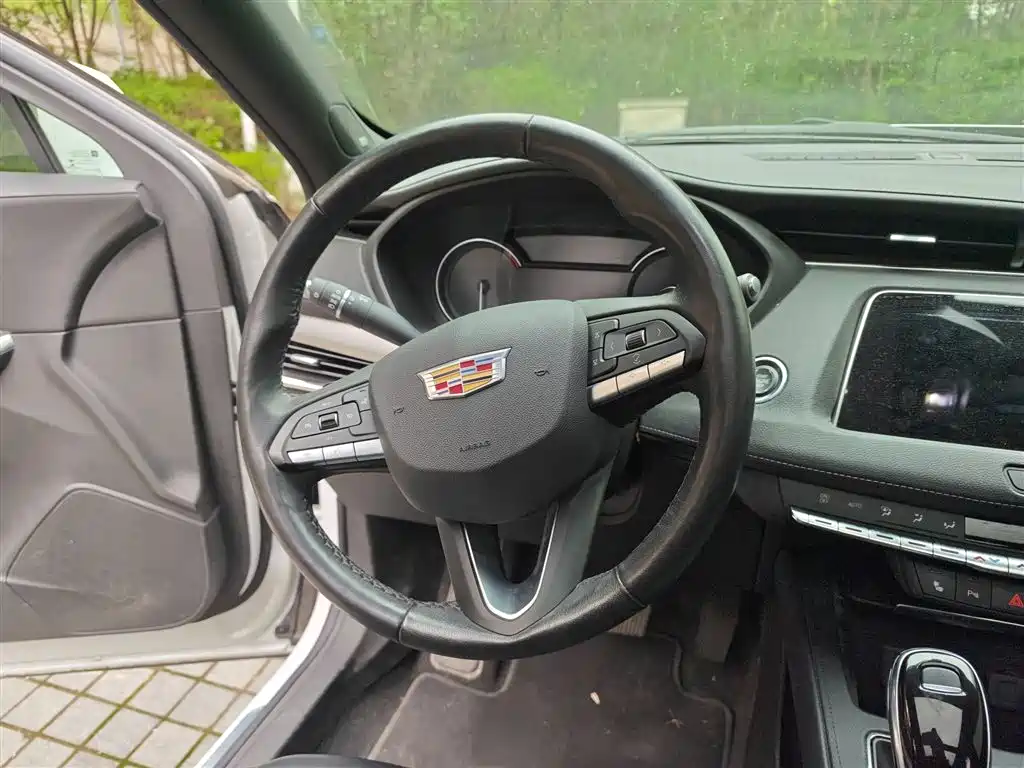 Cadillac XT4 2020 28T FWD Leading Trim фото 19