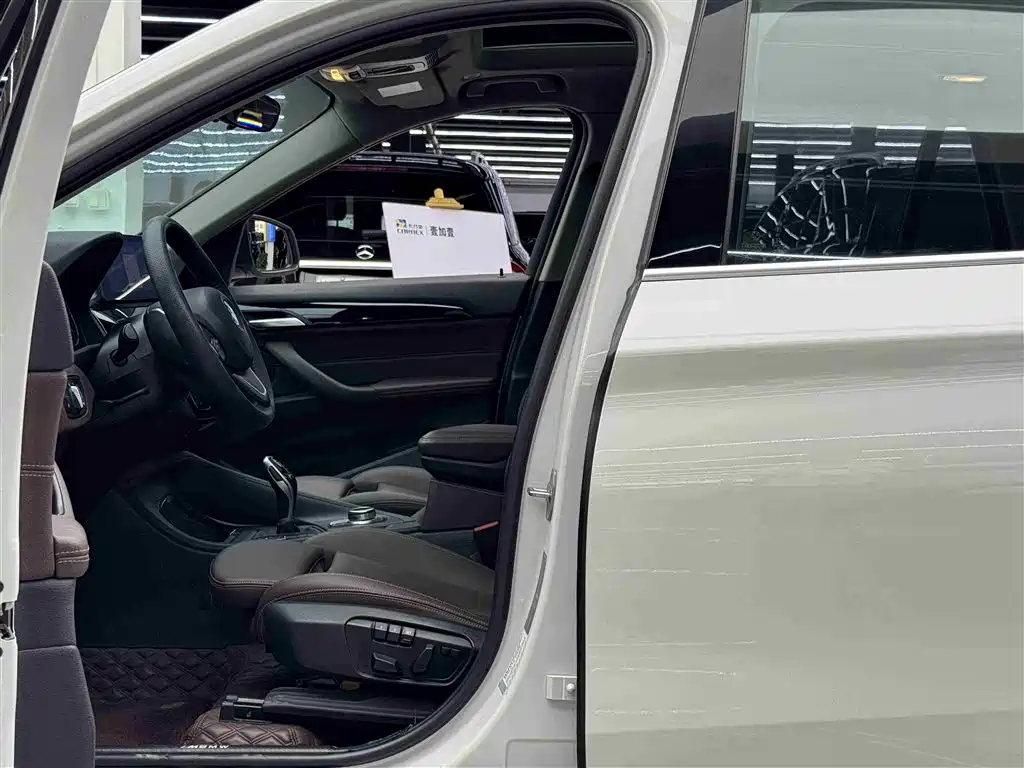 BMW X1 2020 sDrive25Li Leading Model фото 6