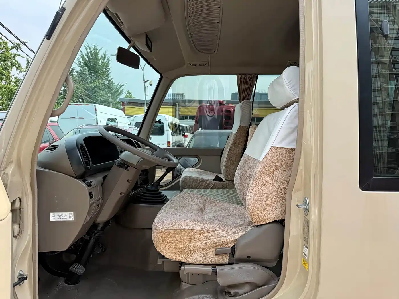 Toyota Coaster 2011 2007 2.7L Gasoline Luxury Edition 23-seater