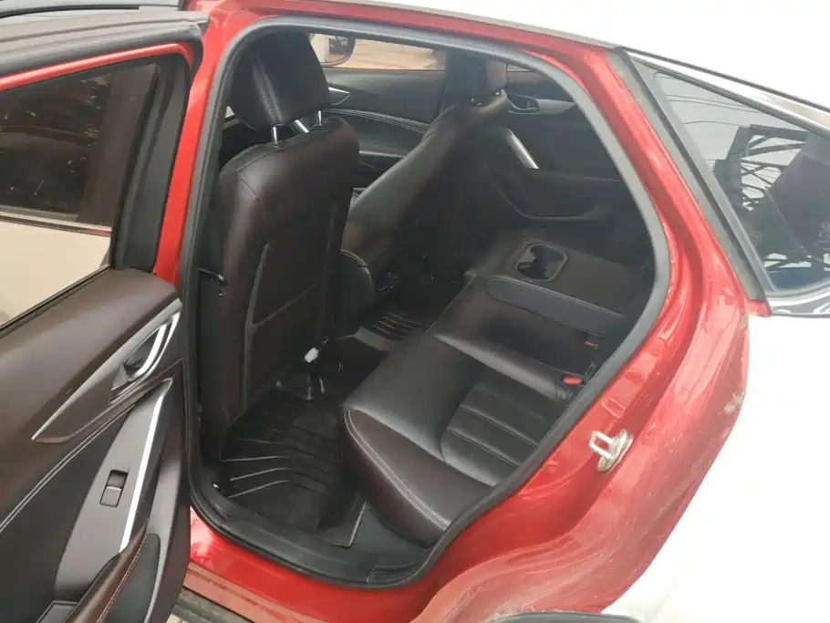 Mazda CX-4 2016 2016 2.5L AWD Sky Passion Edition