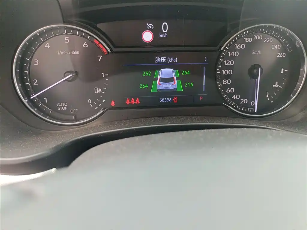Cadillac XT4 2020 28T FWD Leading Trim фото 8