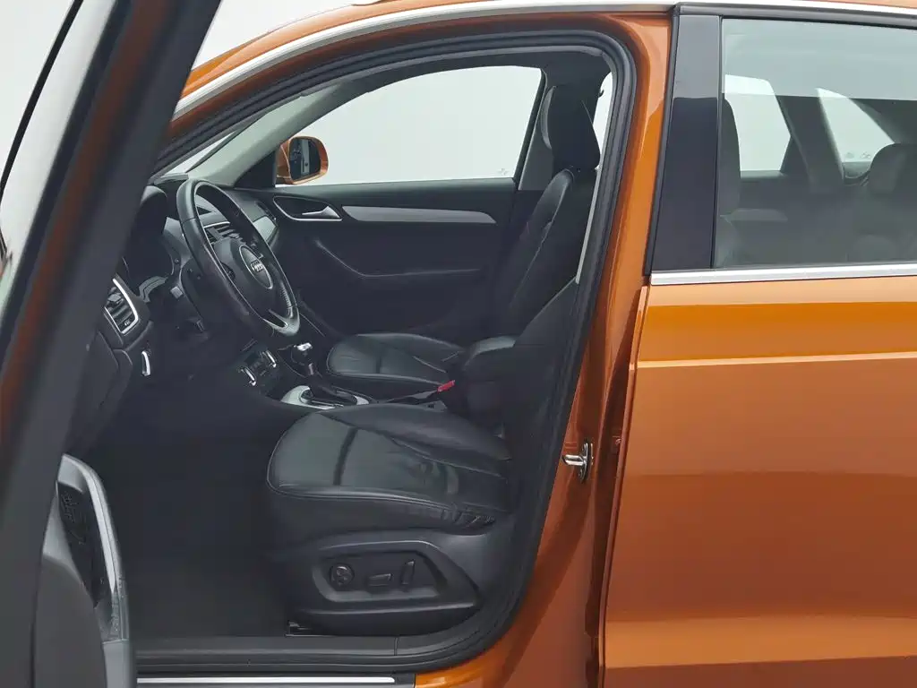Фото 10 - Audi Q3 (Import)