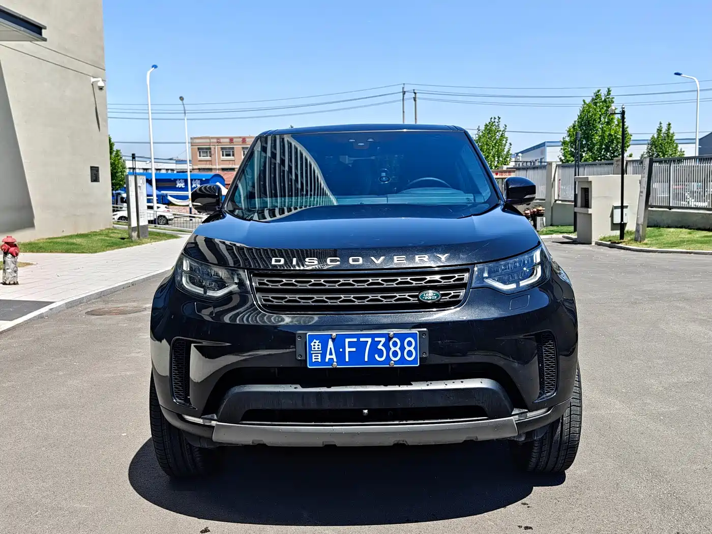Land Rover Discovery 2017 3.0 SC V6 SE фото 2