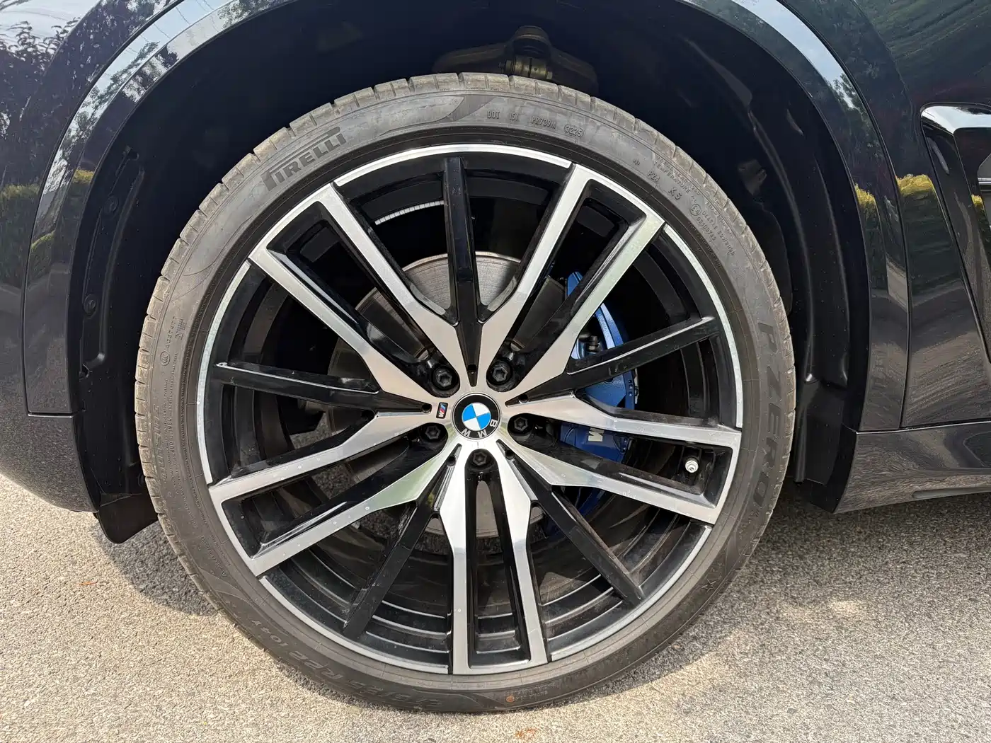 BMW X5 2025 Model xDrive 40Li Exclusive M Sport Blackout Package фото 6
