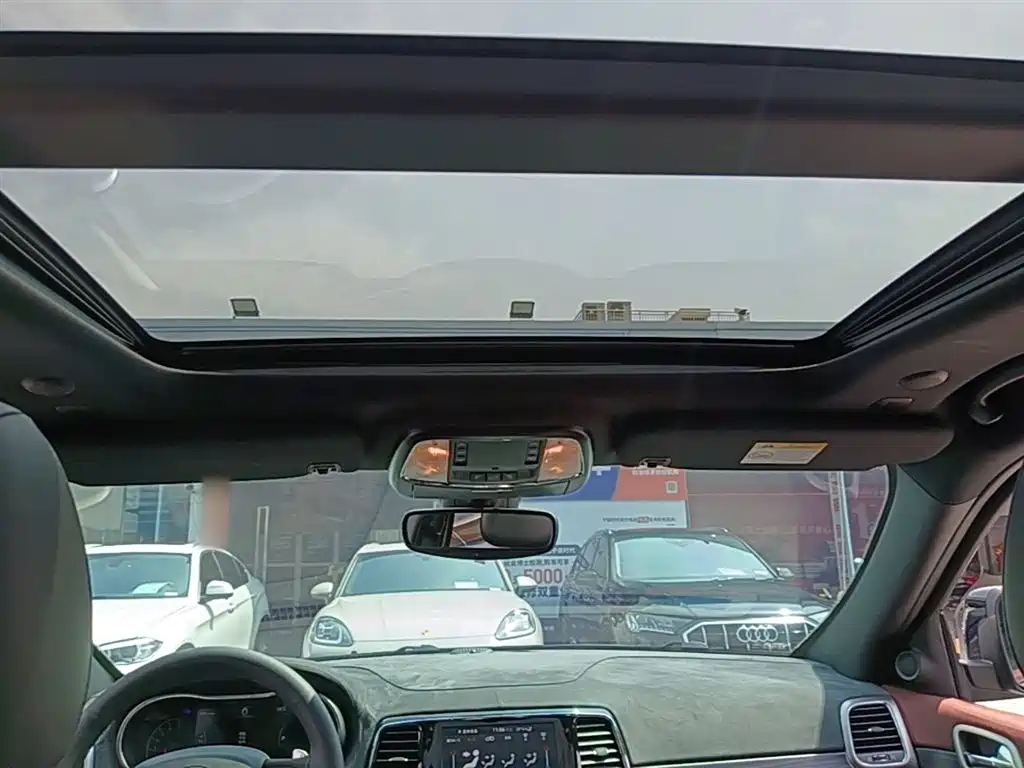 JEEP GRAND CHEROKEE (IMPORTED)