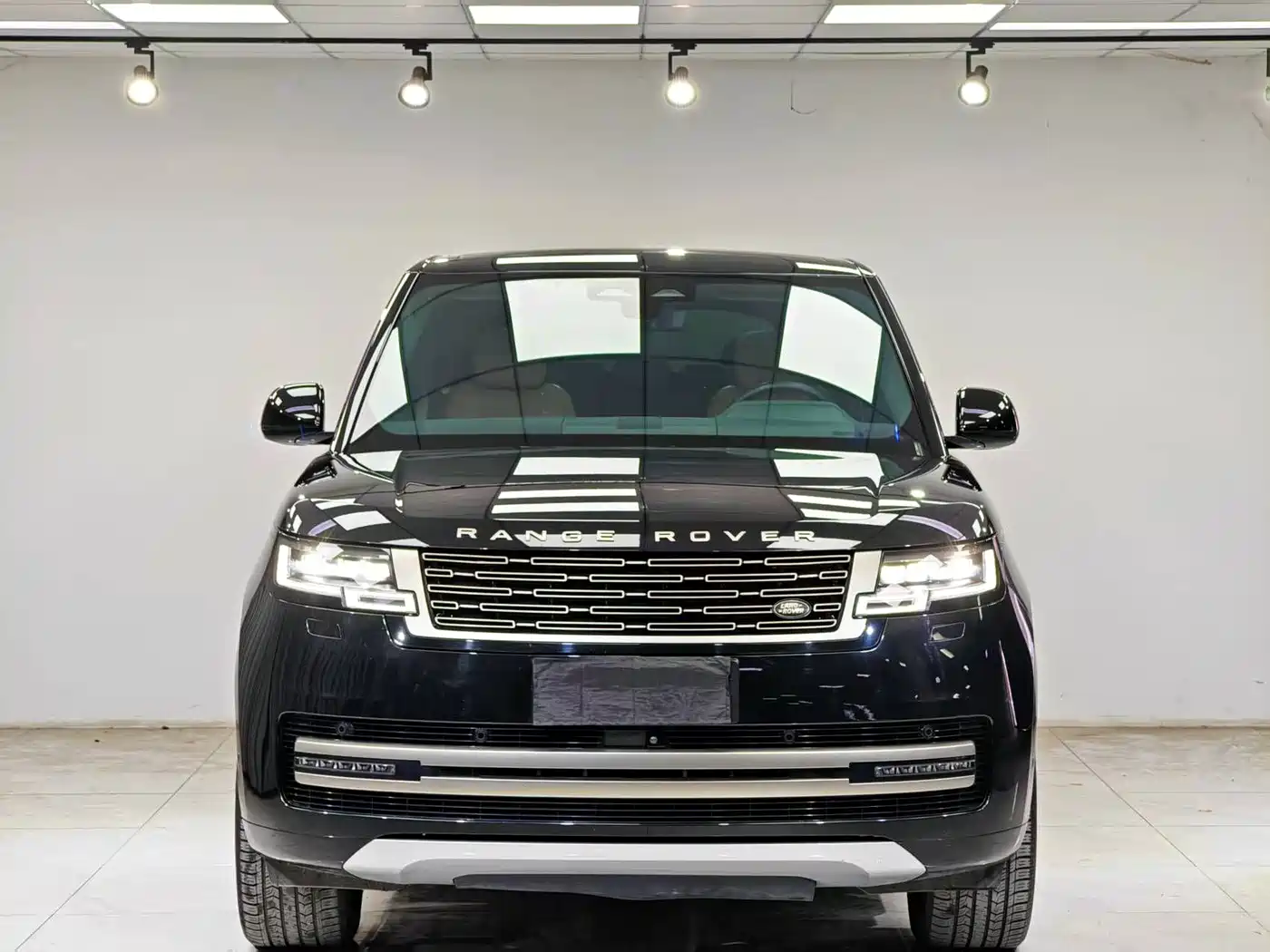 Photo 1 - Land Rover Range Rover