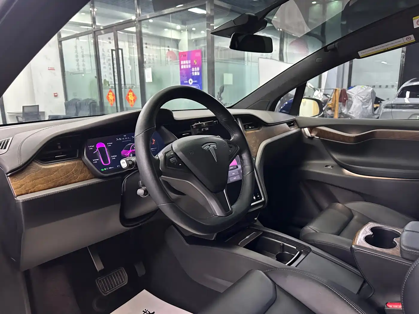 TESLA MODEL X