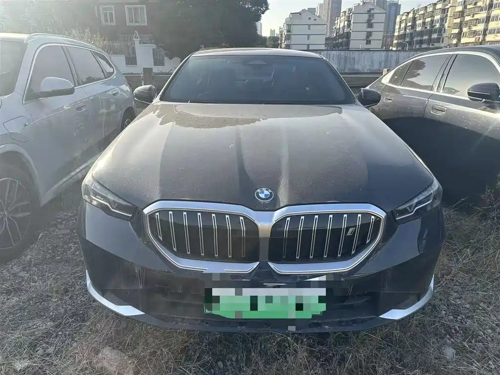 BMW I5