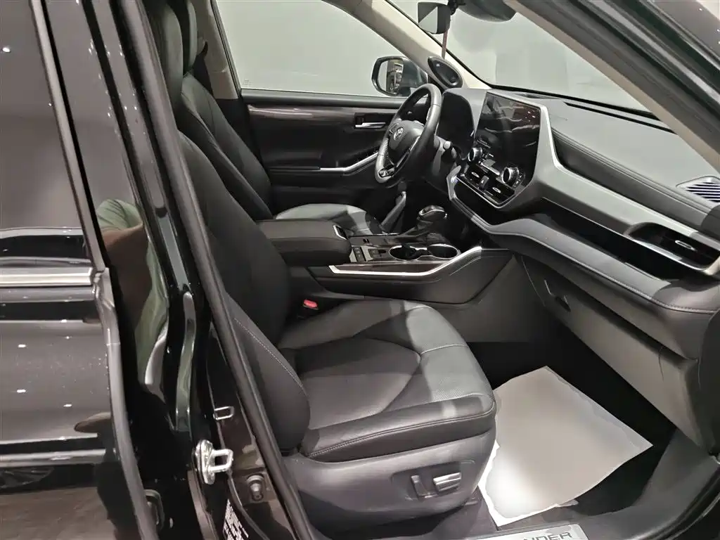Toyota Highlander 2022 Model Dual Engine 2.5L 4WD Premium Edition 7-Seater фото 25