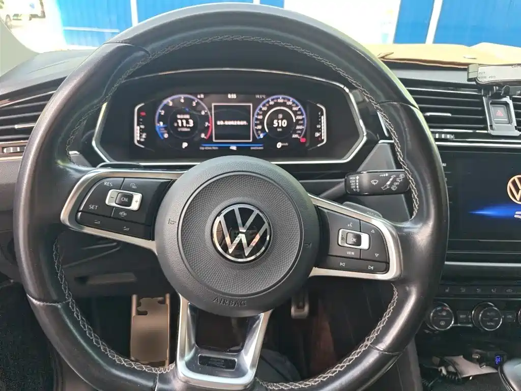 Volkswagen Tiguan L 2021 330TSI Automatic 2WD R-Line Premium фото 11