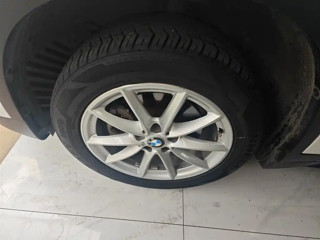 BMW X1 2019 sDrive18Li Fashion Model фото 25