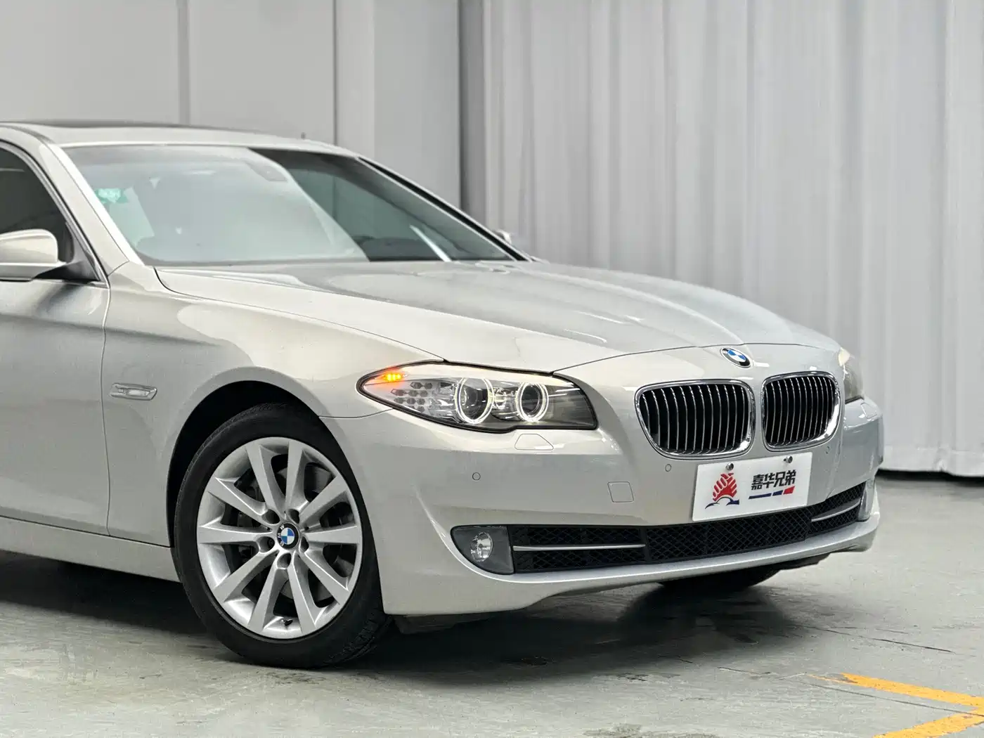 BMW 5 Series 2011 535Li Luxury фото 6