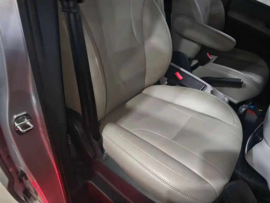 JAC Refine Refine M4 2023 2022 2.0TGDI Auto Business Travel Edition