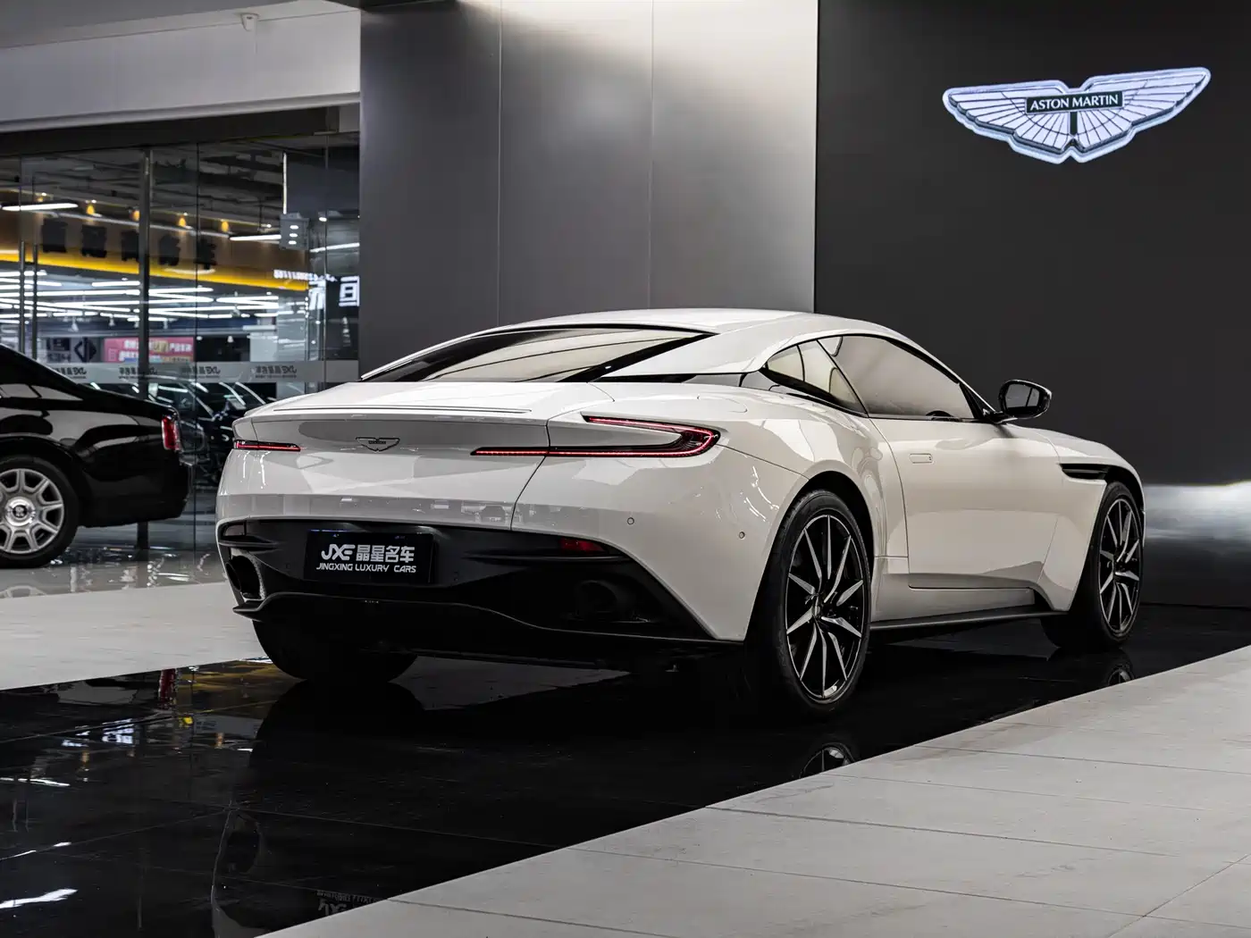 Aston Martin DB11 2018 2019 Model 4.0T V8 Coupe