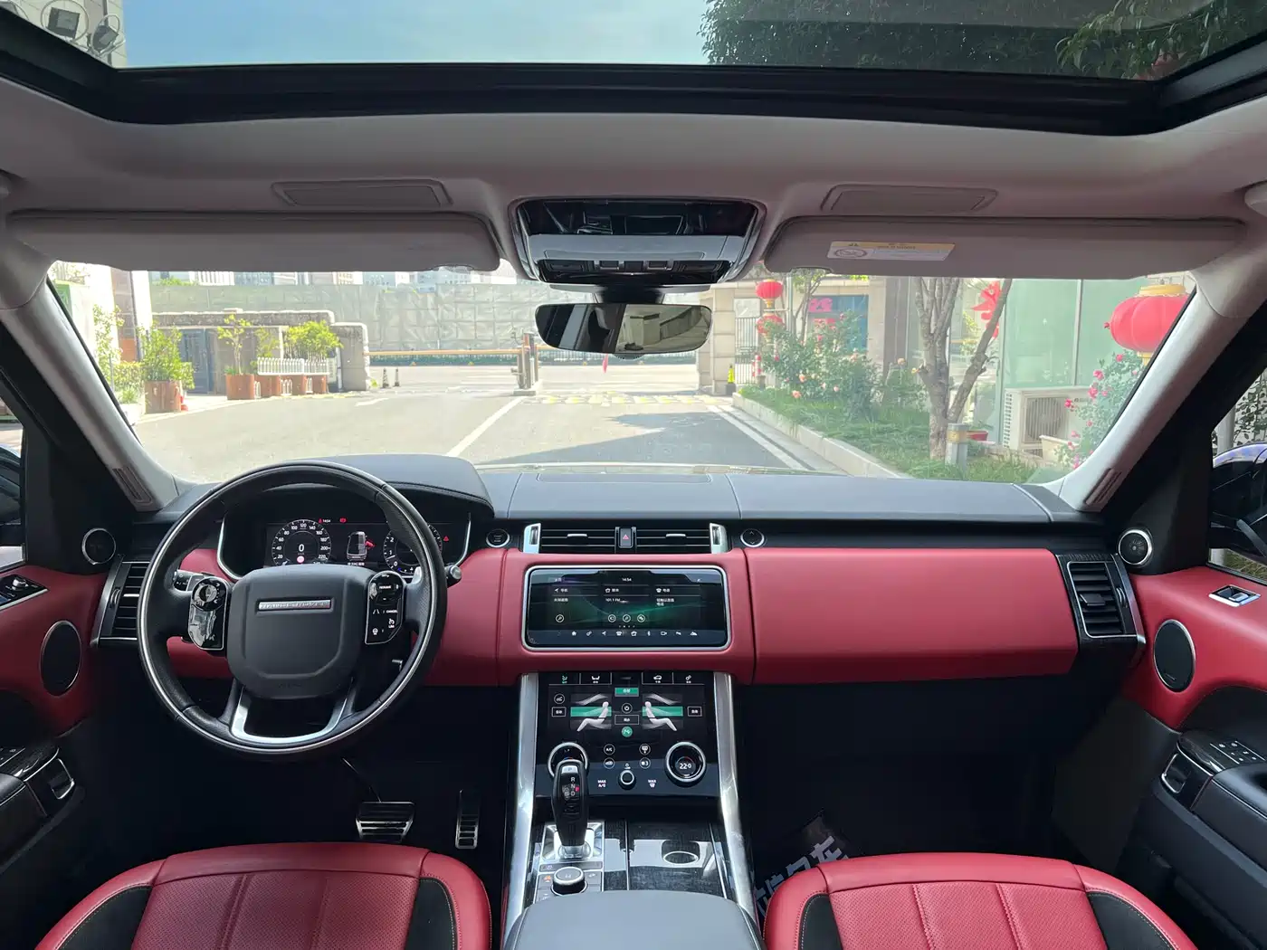 Land Rover Range Rover Sport 2021 3.0 L6 Gloss Black Edition фото 4