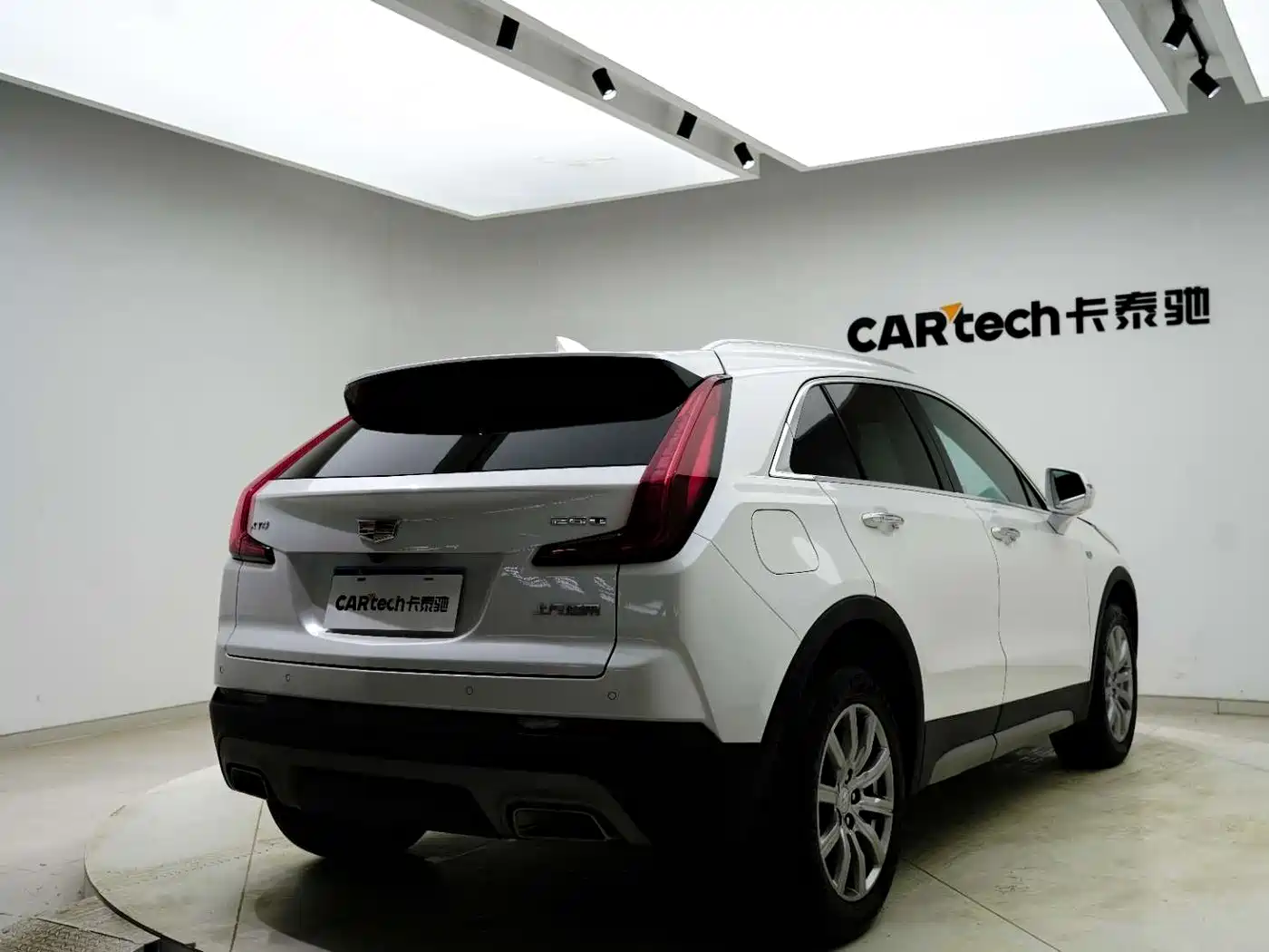 Cadillac XT4 2021 28T FWD Premium Edition фото 24