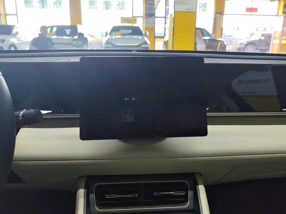 BYD Qin L 2024 DM-i 80KM Leading Edition фото 13
