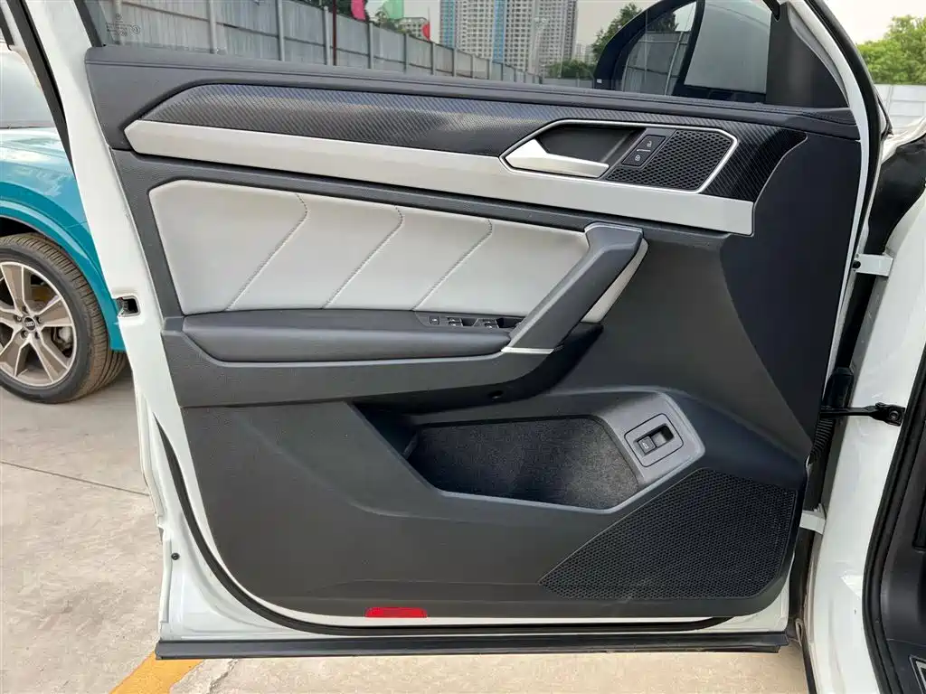 Volkswagen Tayron 2023 280TSI 2WD Luxury Plus Advanced Edition фото 10