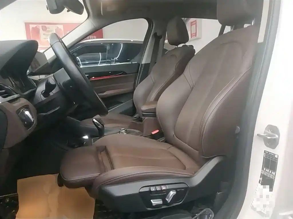 BMW X1 2022 sDrive25Li Leading фото 15