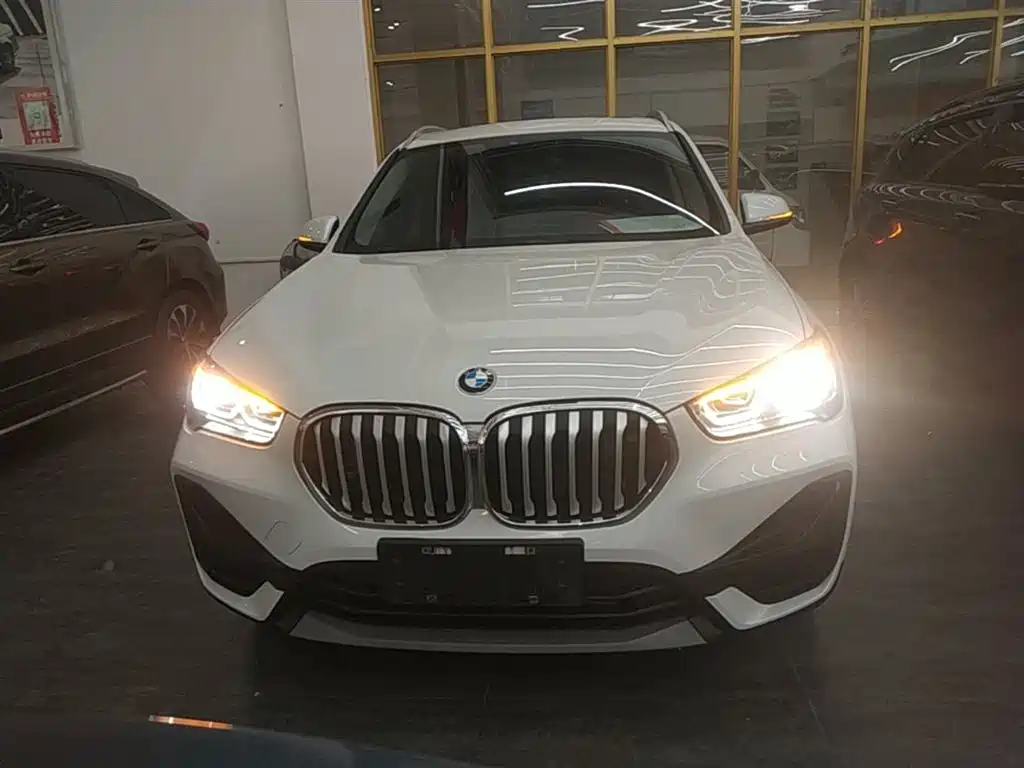 BMW X1 2022 sDrive25Li Leading фото 3