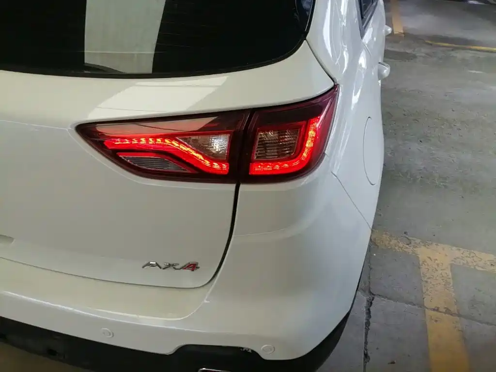 Dongfeng Aeolus Dongfeng Fengshen AX4 2018 2017 1.6L DCT Trendy