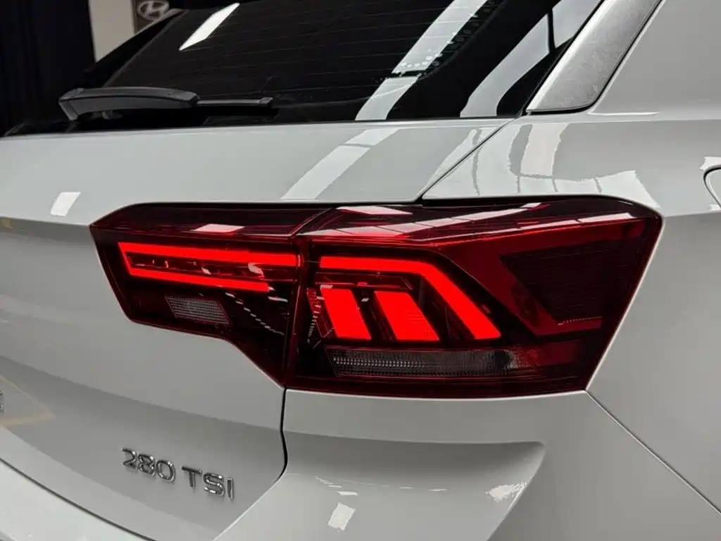 صورة 20 - Volkswagen T-ROC