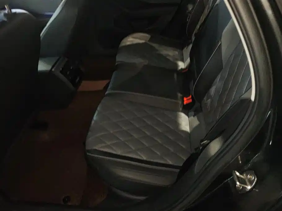Volkswagen Sagitar 2023 Model Year 200TSI DSG Surpass Edition фото 11