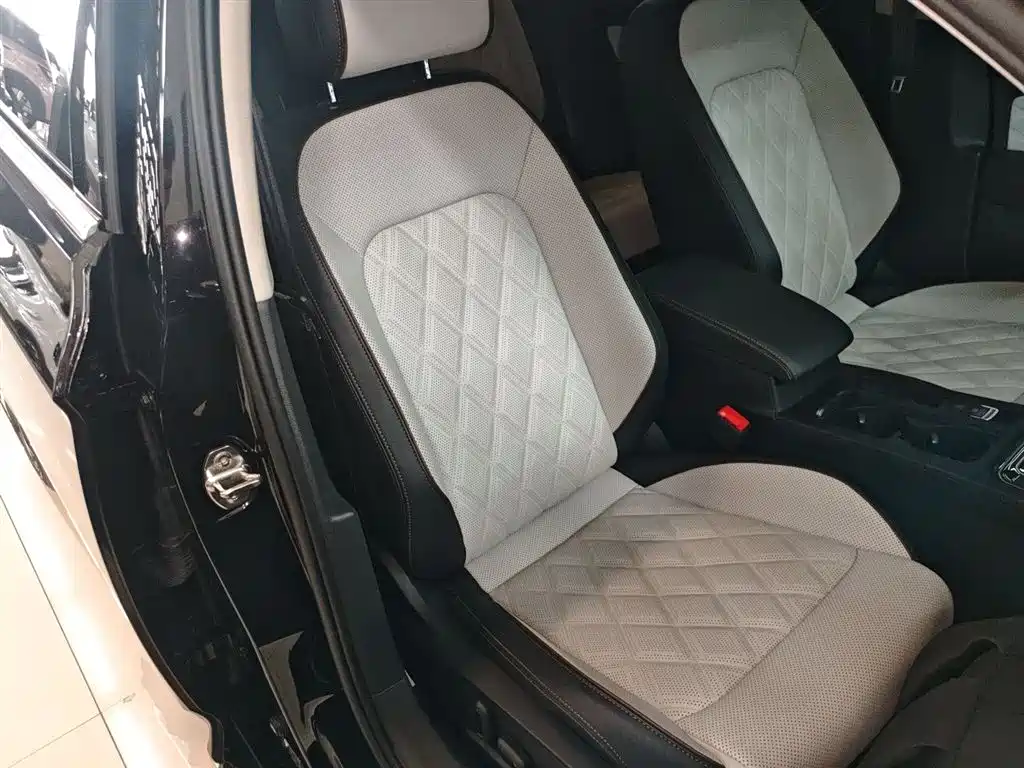 Volkswagen Magotan 2023 Model 2 Million Commemorative Edition 330TSI DSG Luxury фото 25