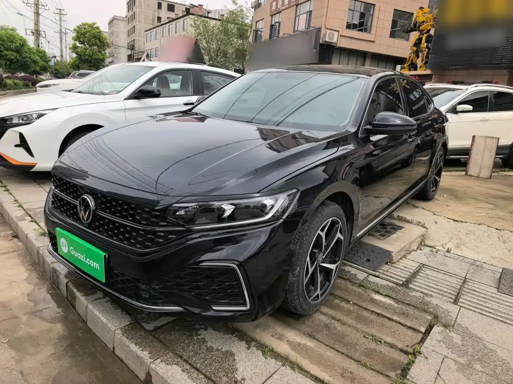 Volkswagen Passat 2023 Facelift 330TSI Starlight Elite Edition