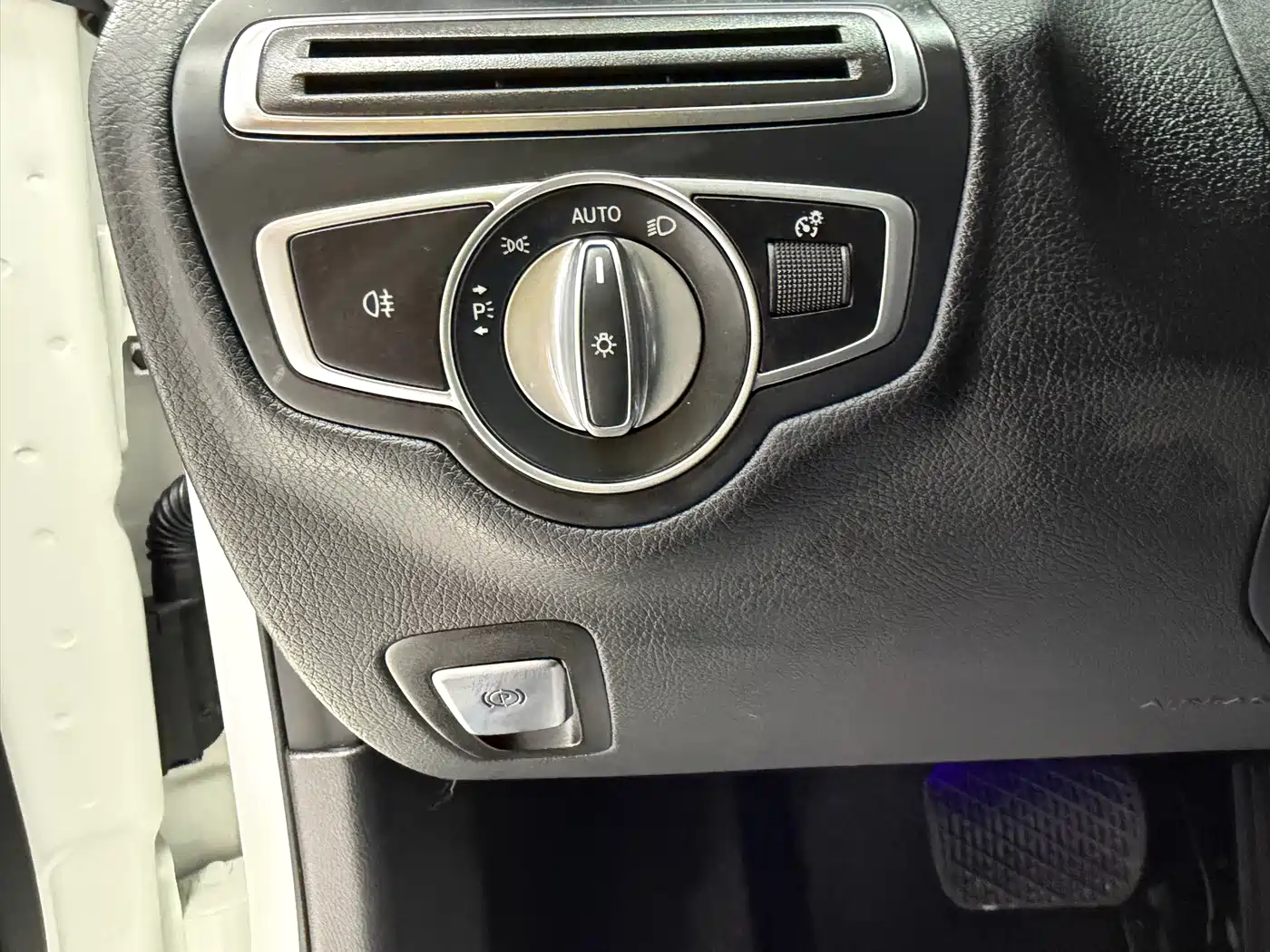 Mercedes-Benz C-Class 2020 Facelift C 260 L Sport фото 16