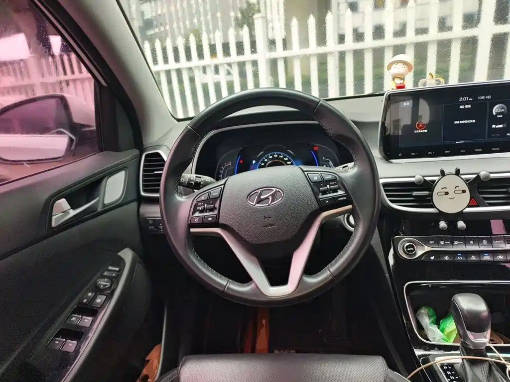 Фото 6 - Hyundai Tucson