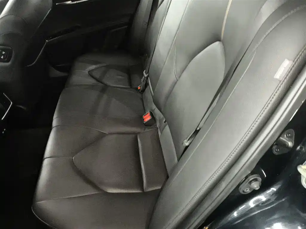 Toyota Camry 2021 2.5G Luxury Edition фото 10