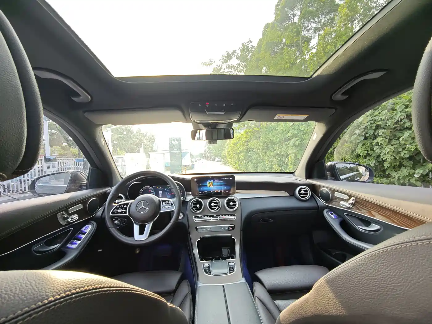 Mercedes-Benz GLC 2022 Facelift GLC 260 L 4MATIC Luxury Model фото 17