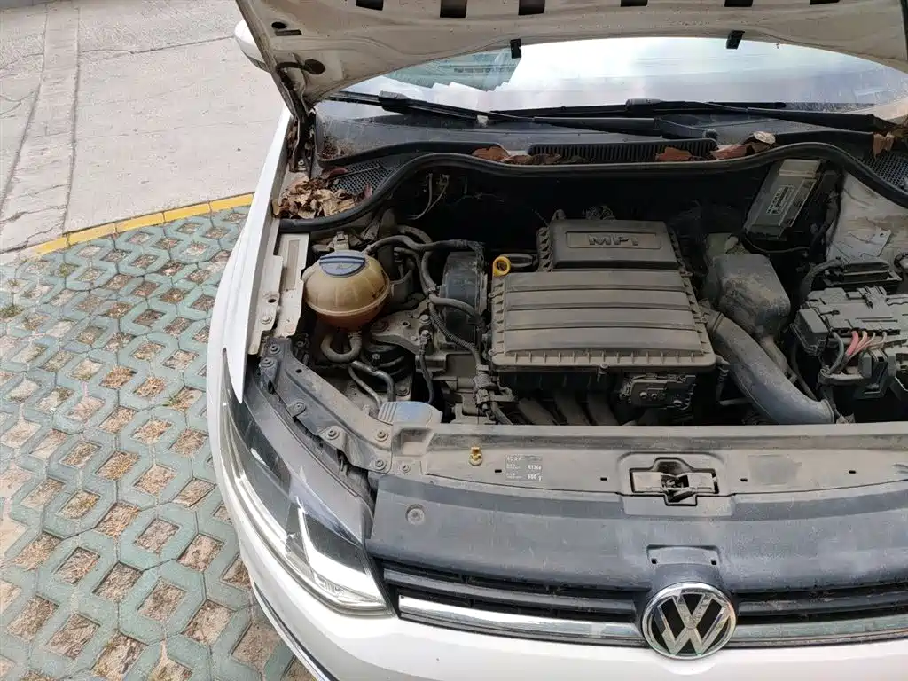 Volkswagen Polo 2014 1.4L Automatic Comfort Edition фото 23