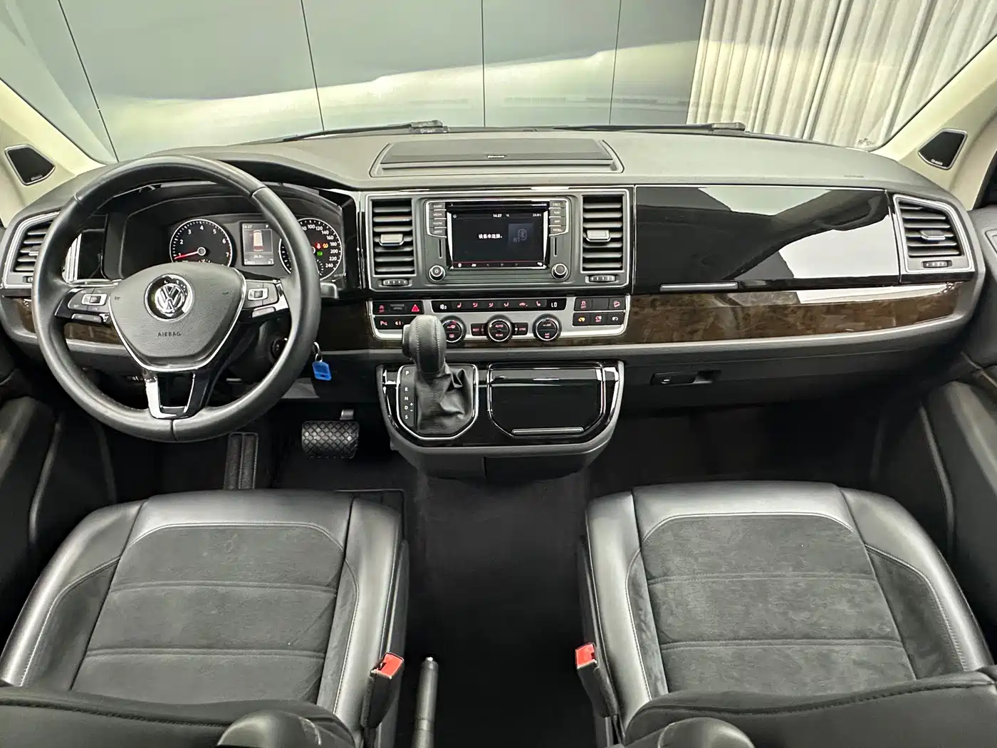 Volkswagen Multivan 2019 2019 2.0TSI 4WD Premium 7-seater