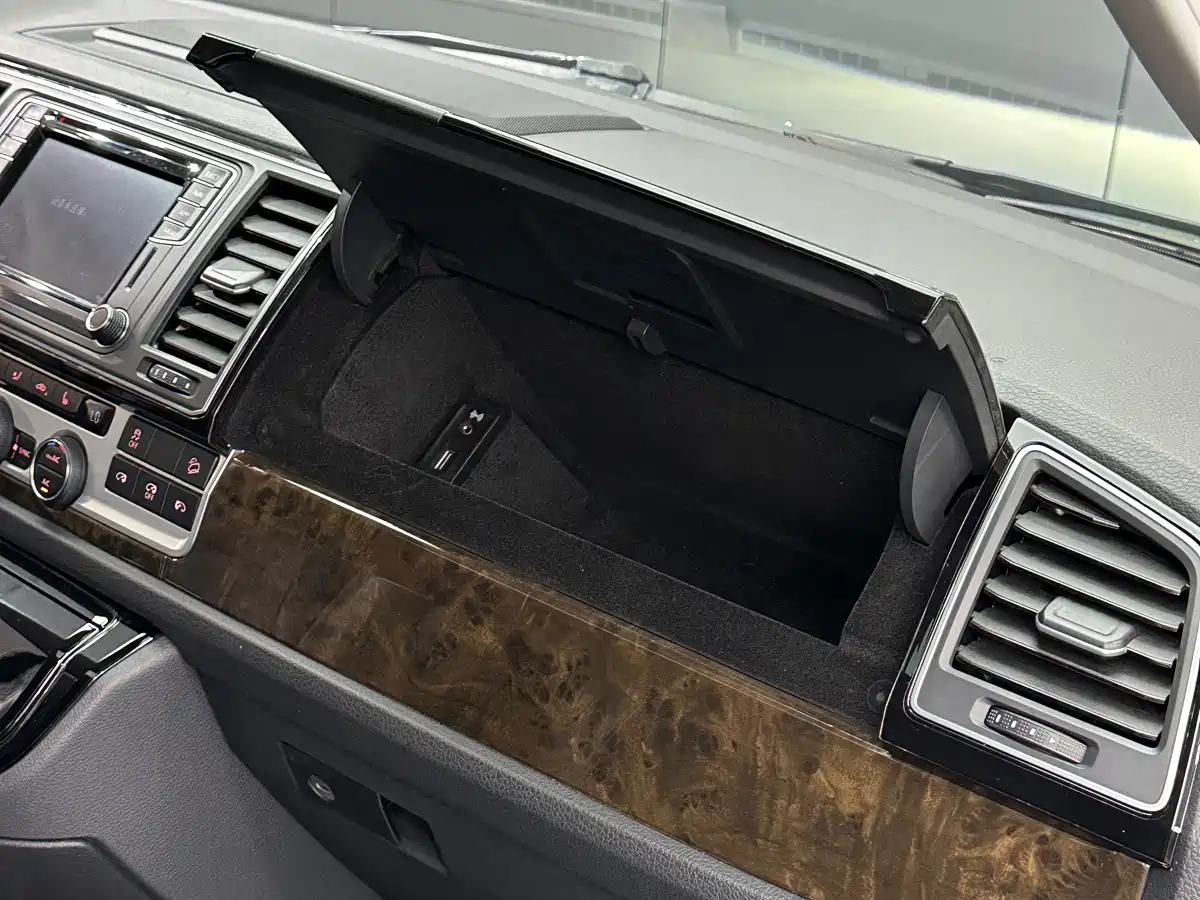 Volkswagen Multivan 2019 2019 2.0TSI 4WD Premium 7-seater