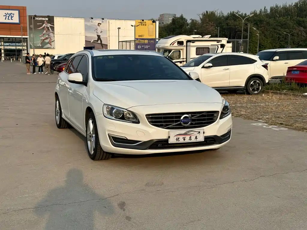 Volvo V60 2013 2014 T5 Wisdom & Elegance
