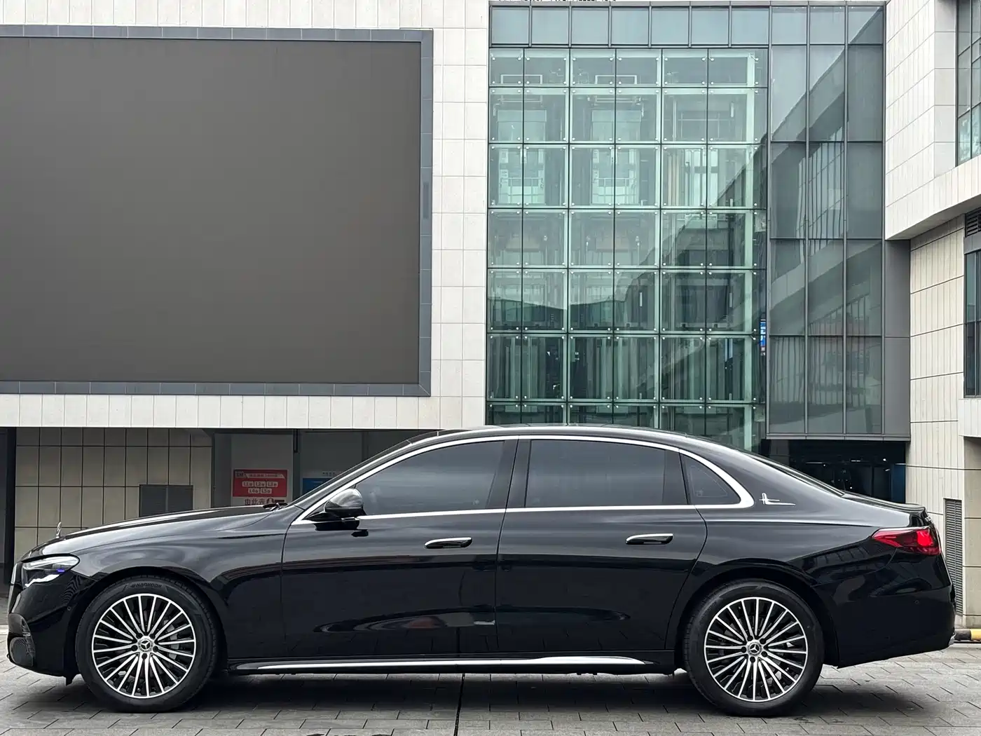 Mercedes-Benz E-Class 2025 E 300 L Fashion фото 4