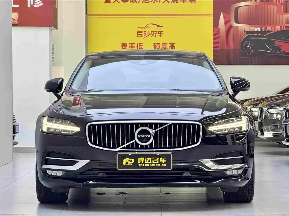 Фото 3 - Volvo S90