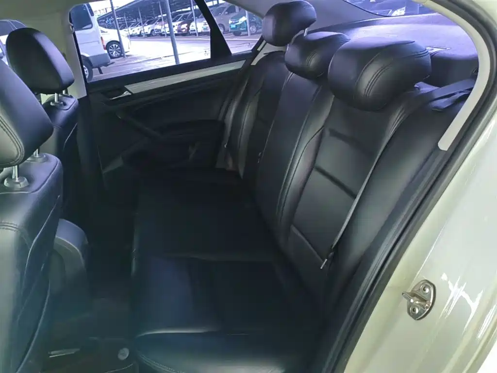 Volkswagen Bora 2016 Model 1.6L Automatic Fashion фото 17